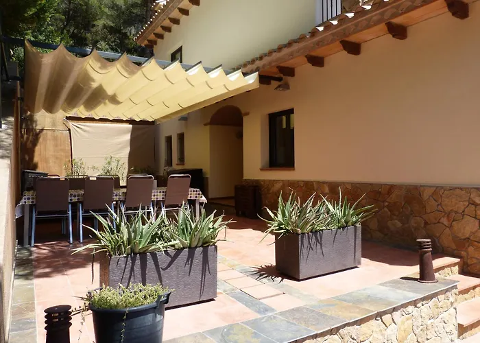Villa Montgri 27 *