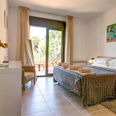 Villa Montgrí 27 *