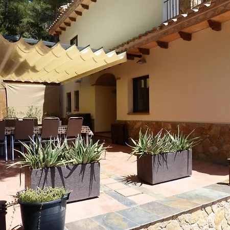 Villa Montgrí 27 *